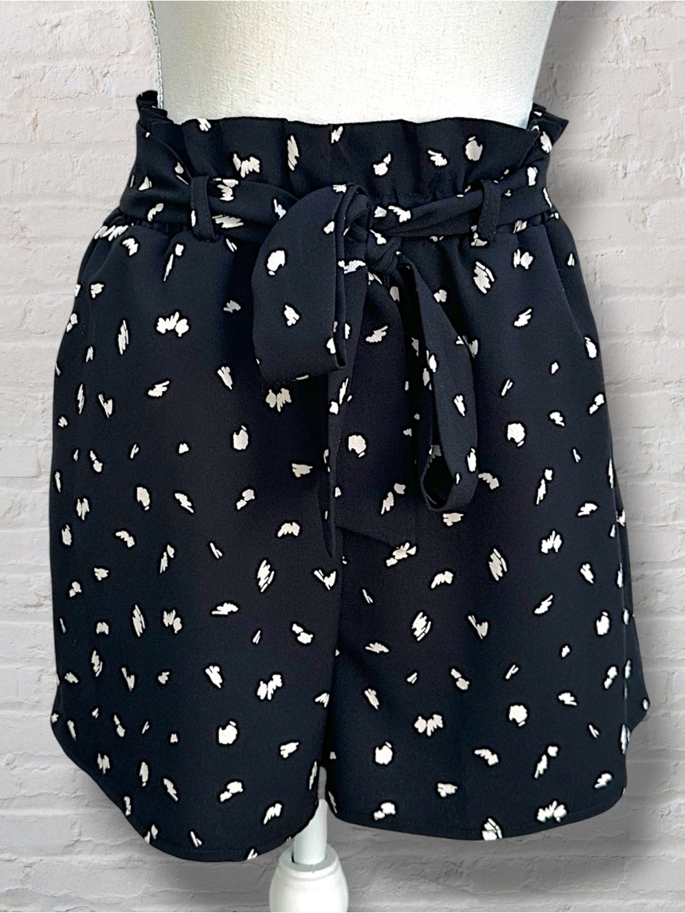 Lush Black Paperbag Shorts High Waist Lined Tie Belt Abstract Spot M